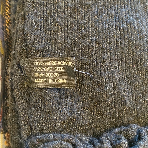 4 Colorful Patterned Scarves Collection - Picture 4 of 6